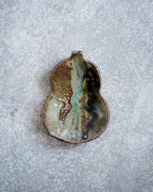 笠掛瓢豆皿 / 平岡仁