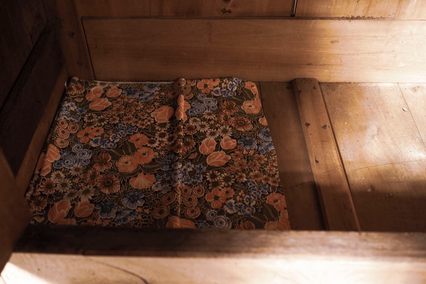 フランスアンティーク剥離家具　木製無垢 飾り棚 ディスプレイ キャビネット食器棚 フランスアンティーク剥離家具 木製無垢 飾り棚 ディスプレイ