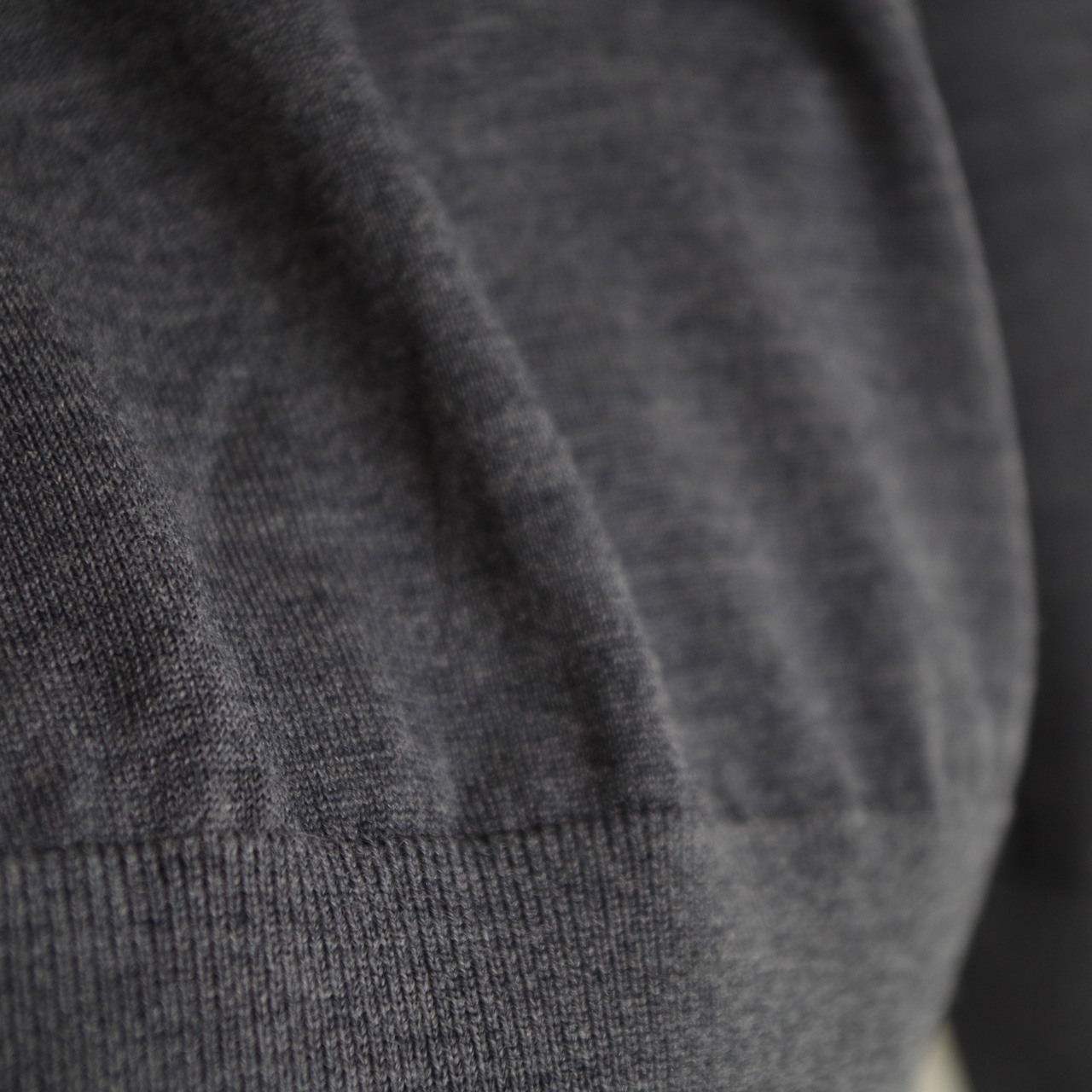 PERSONAL MATTERS PROJECT N°12 MERINO WOOL CREW NECK SWEATER DARK GREY