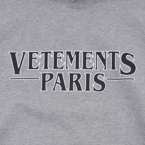 【VETEMENTS】VETEMENTS PARIS LOGO HOODIE