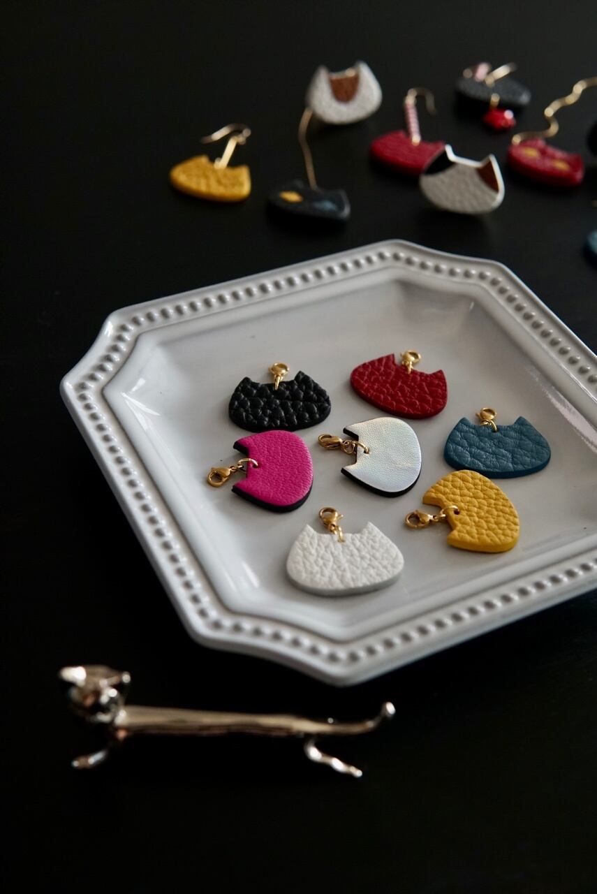 ネコチャーム（WHITE）