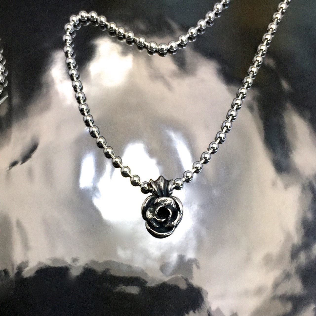BALL CHAIN [ROSE] in collaboration with SUGIZO / ローズペンダント・スギゾーコラボレーション ボールチェーン付き