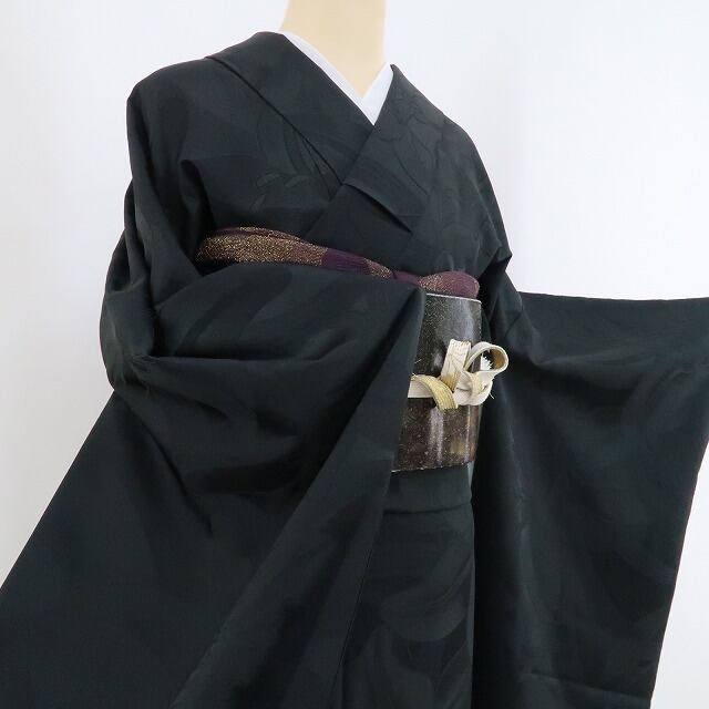 ワンポイント百合柄振り袖　未使用 ワンポイント百合柄振り袖 未使用