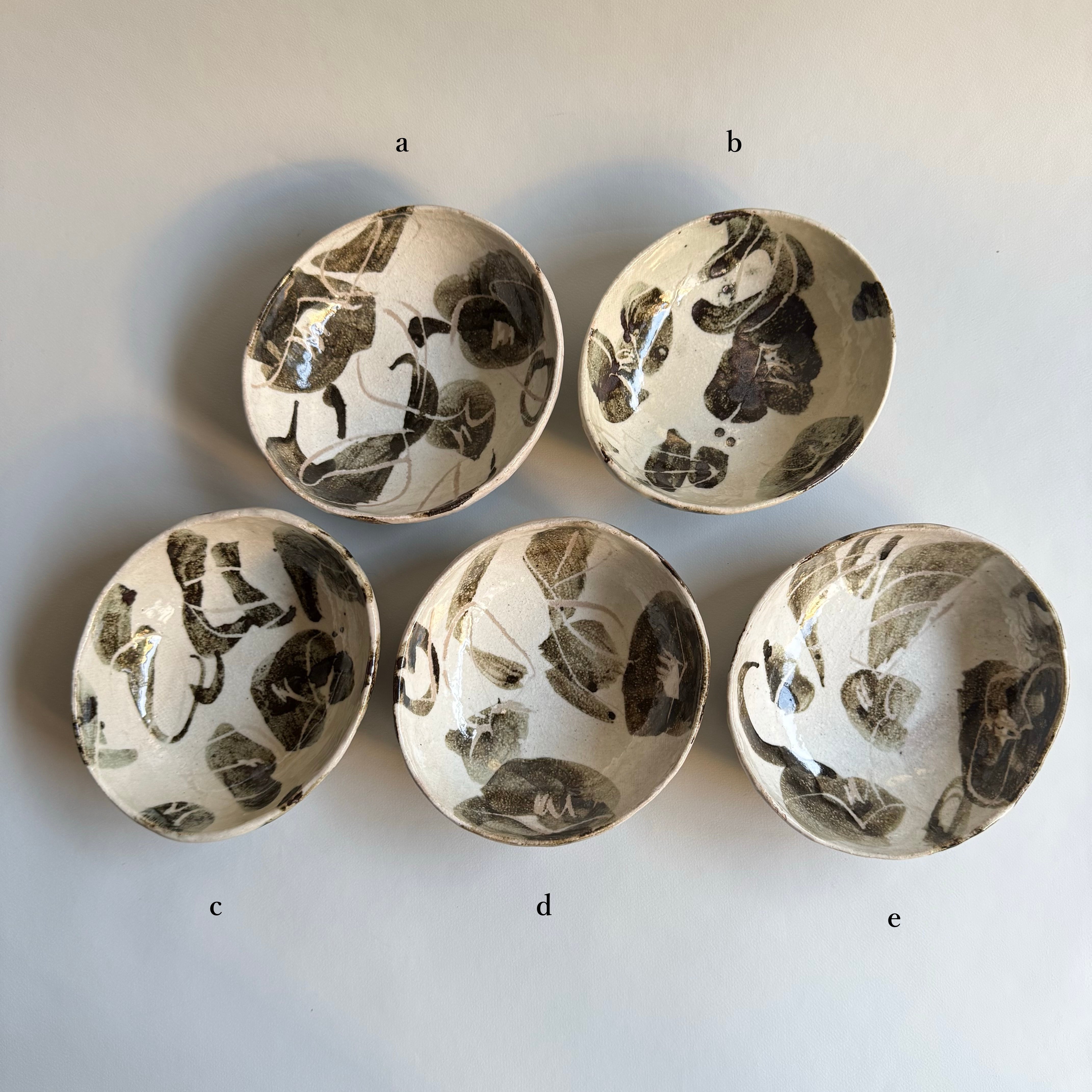 伊集院真理子 楕円取り鉢(小) 鉄椿 | gallery 一白