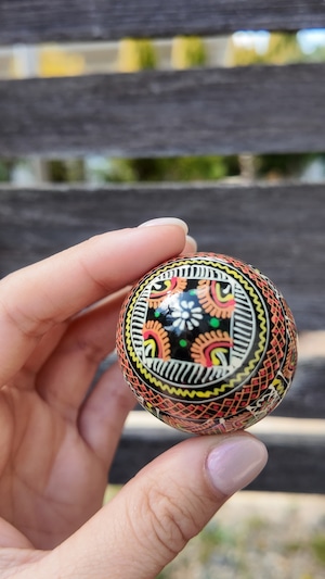 装飾用木製プィサンカ（イースターエッグ）with stand　コロミヤモデル