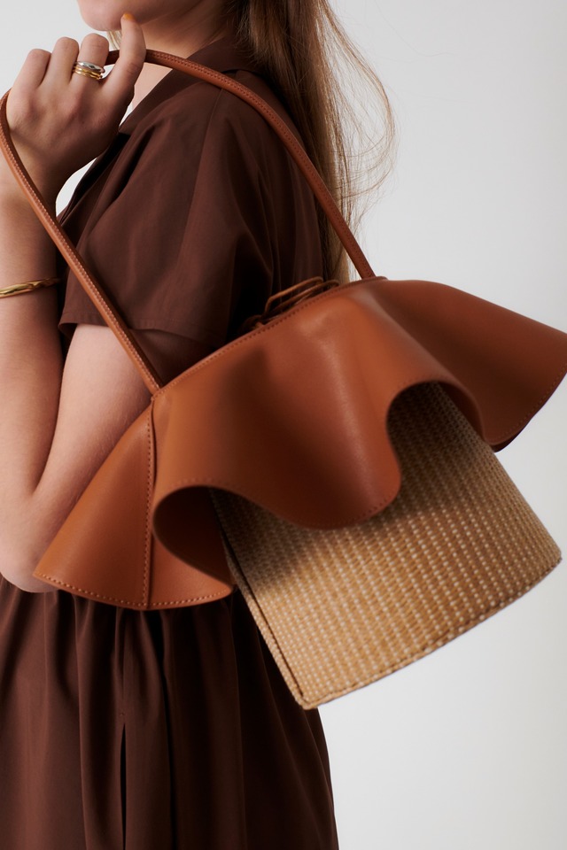 Frill bascket bag　CAMEL