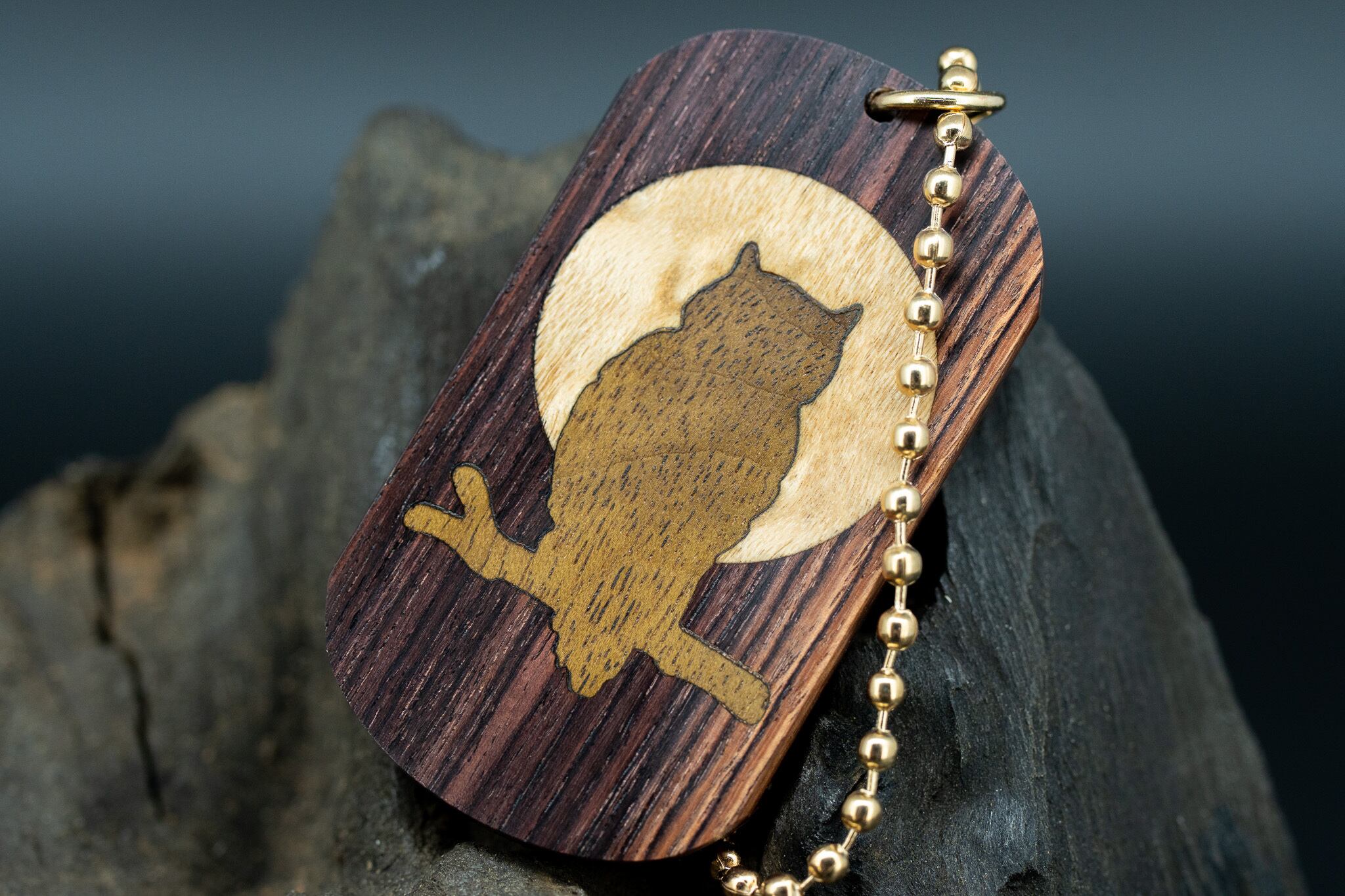 【王室御用達 】 キングウッド ドッグタグ 象嵌 夜とミミズク