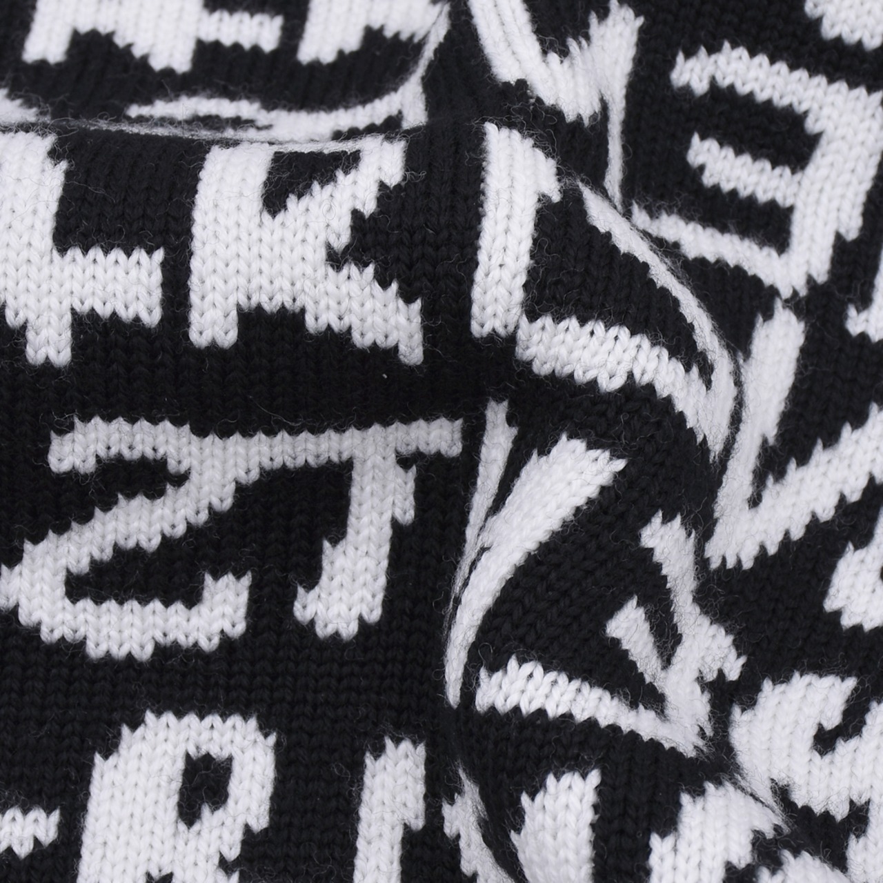 【VETEMENTS】GRAFFITI MONOGRAM SWEATER - 10