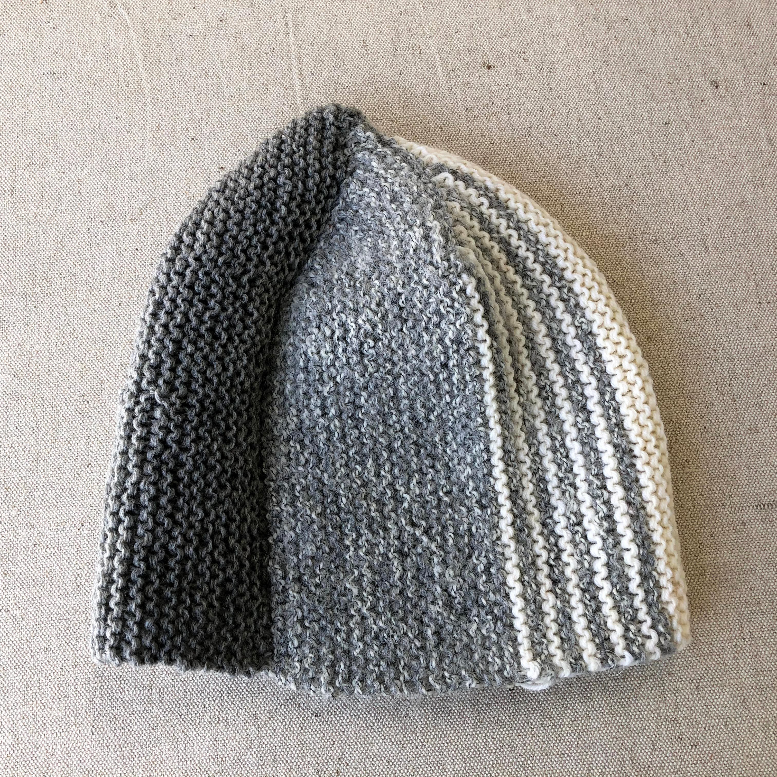 手編みの帽子６（オフ白・グレー縞）【限定数１】 | 東京子ども図書館
