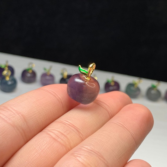 13.フローライトりんご・ペンダントトップ