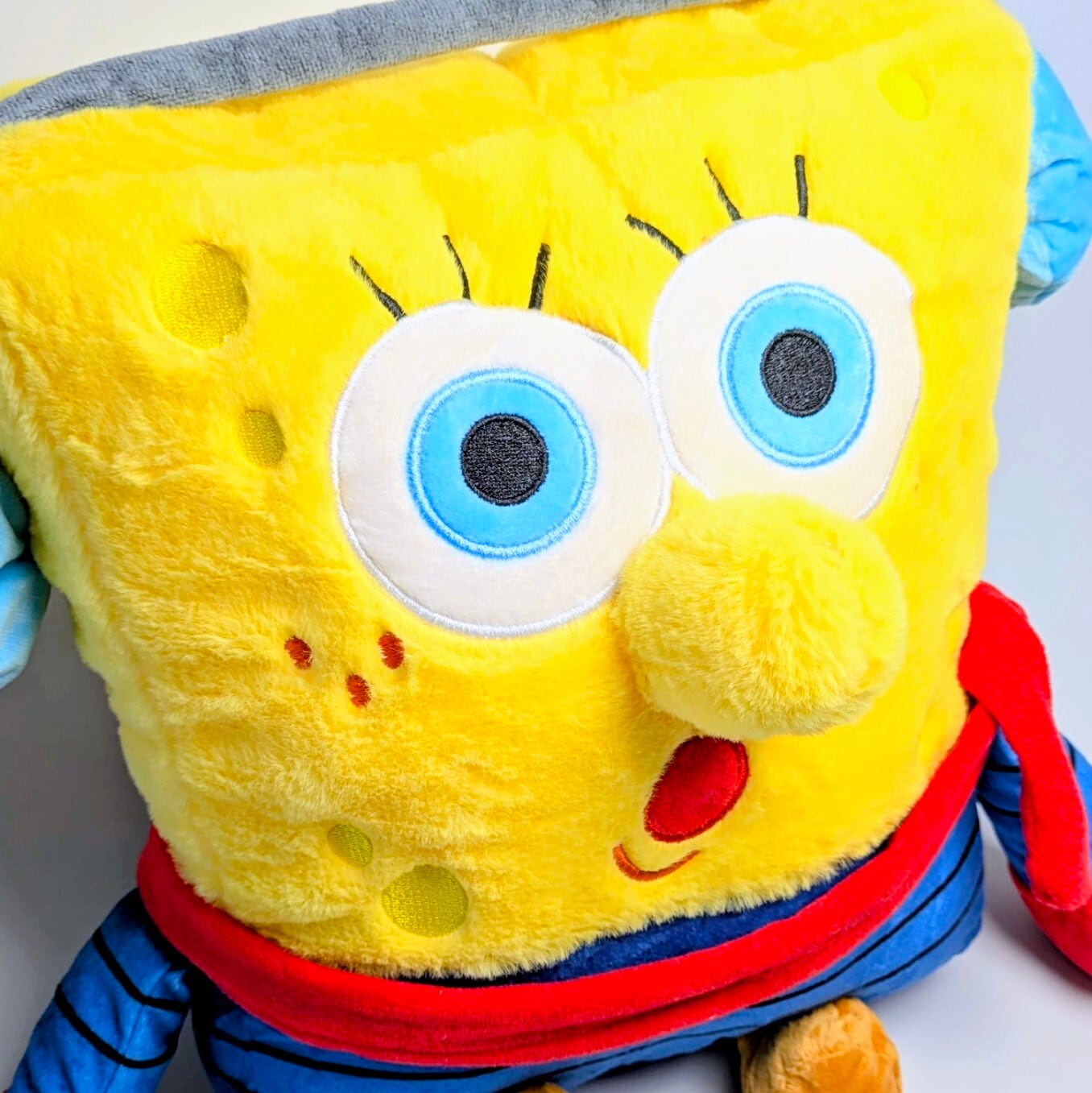 【 SpongeBob SquarePants ( スポンジボブ・スクエアパンツ )  】スポンジボブ 冬服ver.  / プラッシュ ぬいぐるみ Plush〚アメリカン雑貨 アメトイ〛