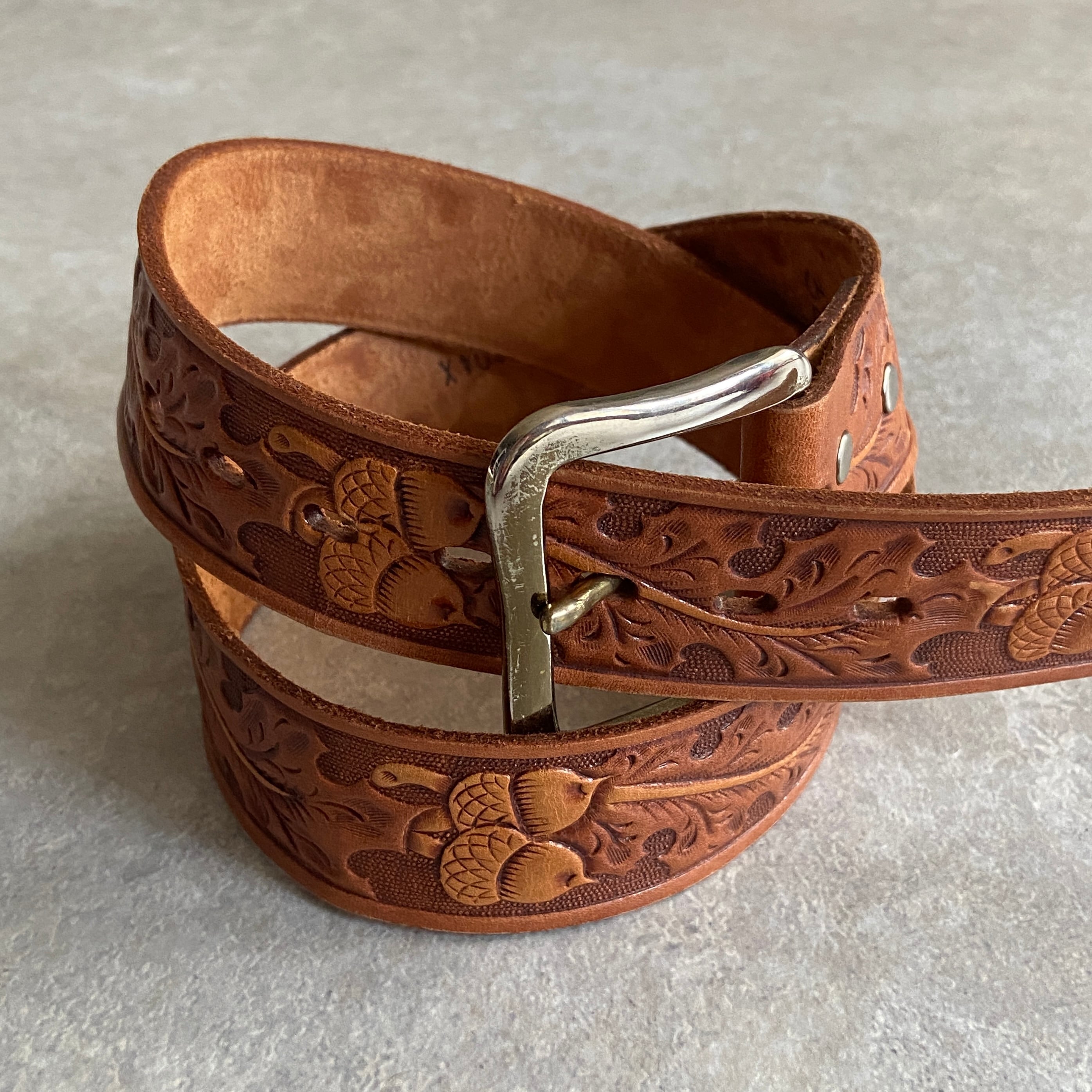 1970s Vintage Chambers Belt Tooled W32 H380