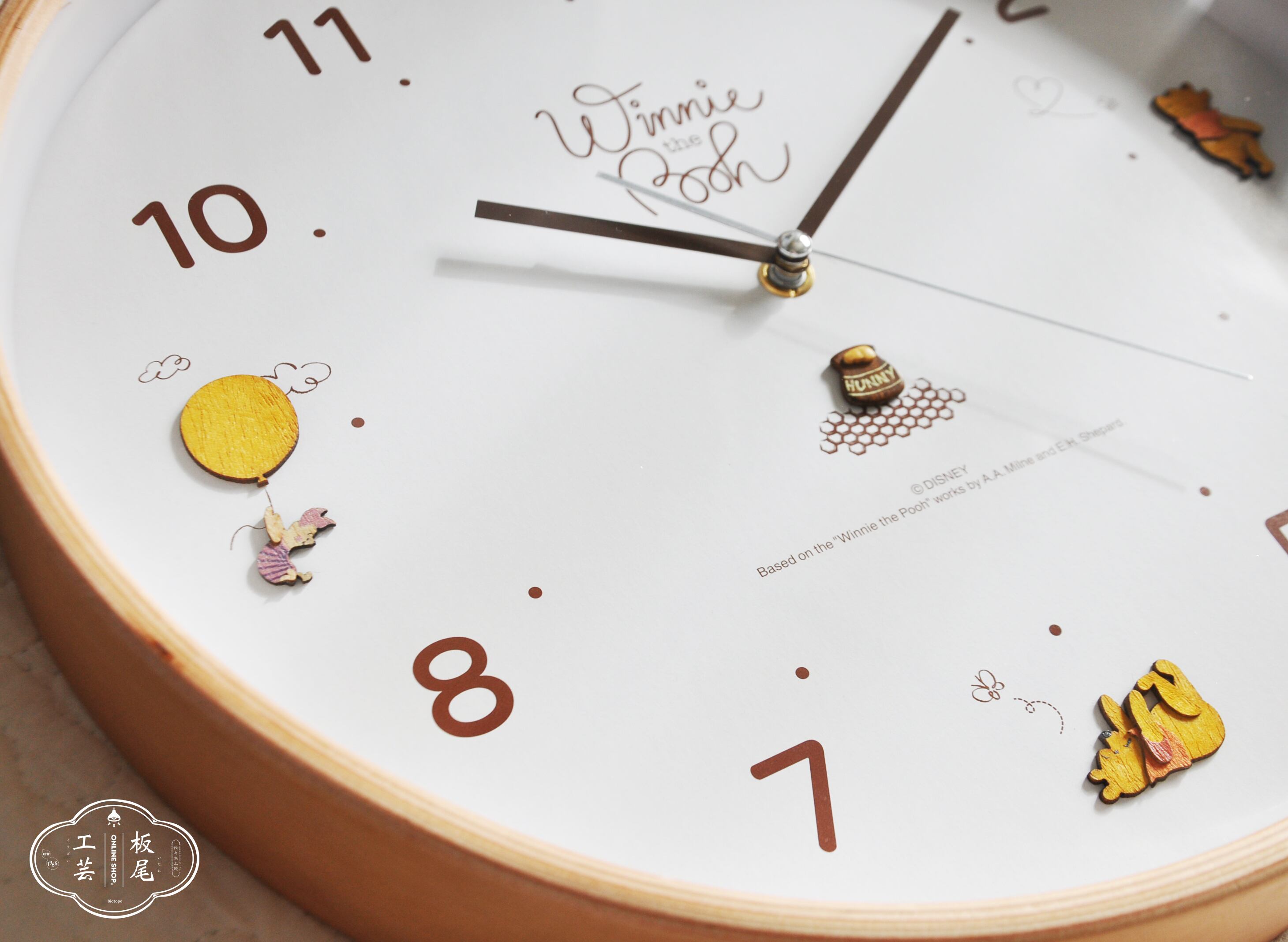 DISNEY wood parts clock pooh . ディズニー 掛け時計 12時までのご