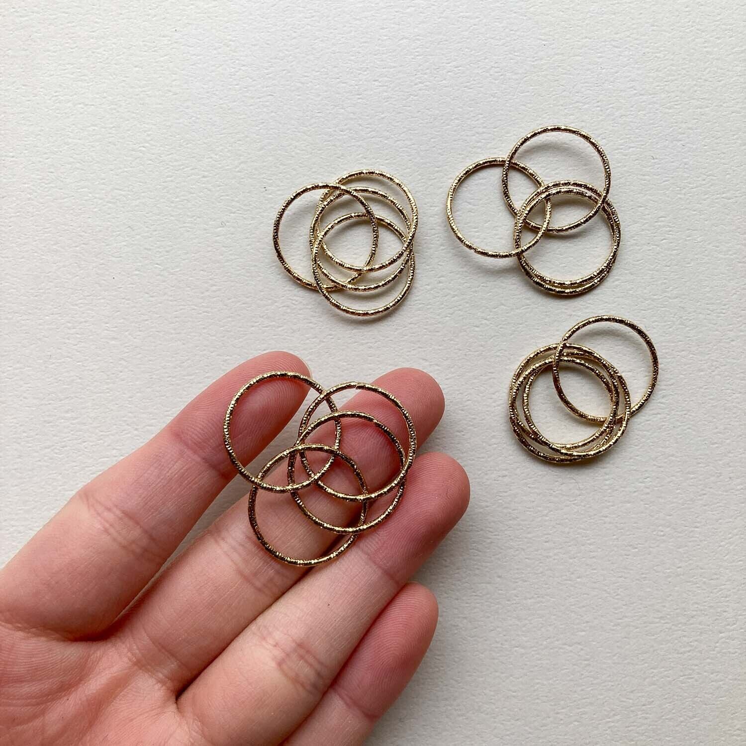 ゴールドねじり4連フープ