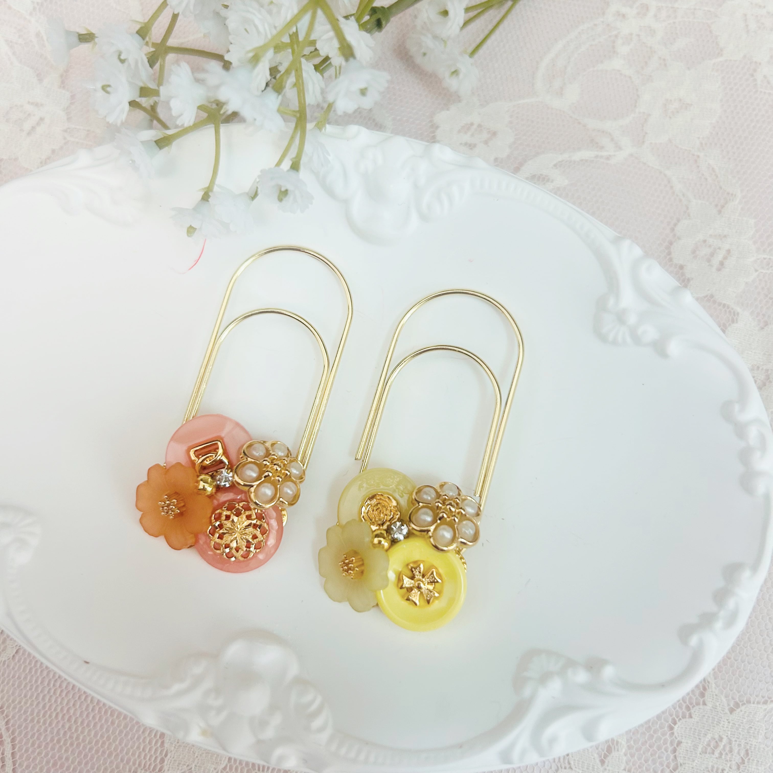 PVCフラワーのピアス/イヤリング yellow×violet | PAY ID