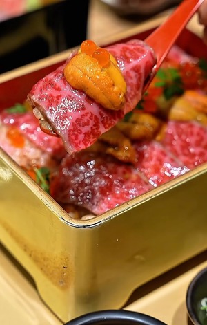 A5ランク和牛イチボ・うに・いくら 極み重 〈プレミアム飲食券〉