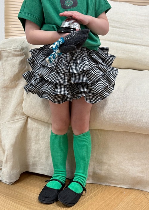 フリルパンツ ショートパンツ ギンガムチェック キッズ チェック柄ショーパン 女の子 スカート見えショートパンツ ガーリー 段々フリル スカート風 ボリュームフリルパンツ 春夏 秋冬 子供服 子供 女児 人気 おすすめ かわいい おしゃれ お出かけ 韓国 韓国子供服 誕生日 バースデー 小学生 プレゼント 贈り物 ギフト 90 100 110 120 130 140 150 1歳 2歳 3歳 4歳 5歳 6歳 7歳 8歳 9歳 10歳 11歳 12歳