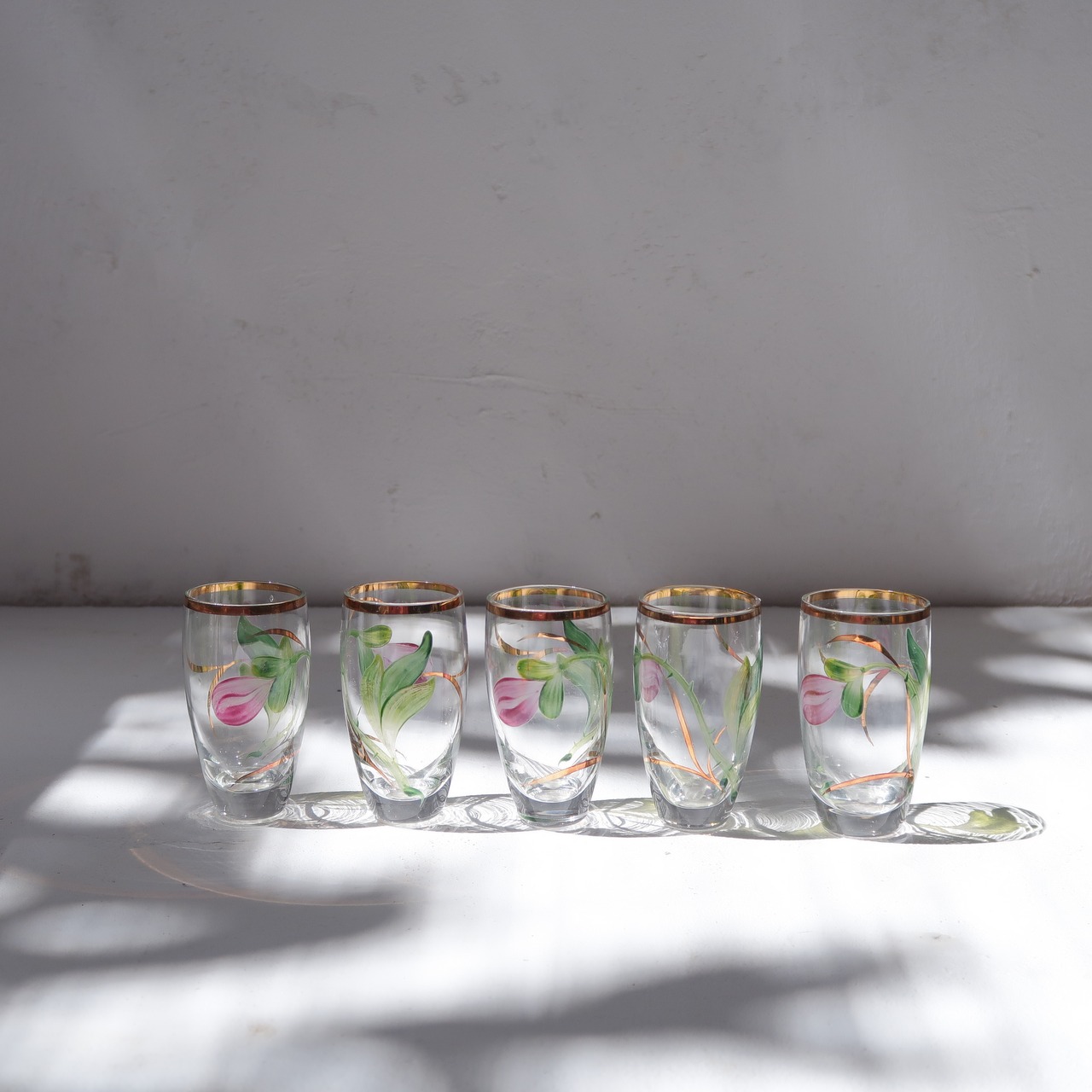 お花のペイントのミニグラス