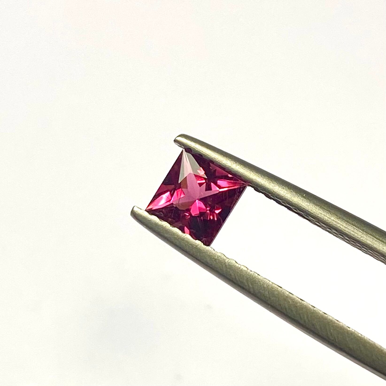 プリンセスカットの美しいピンクトルマリン