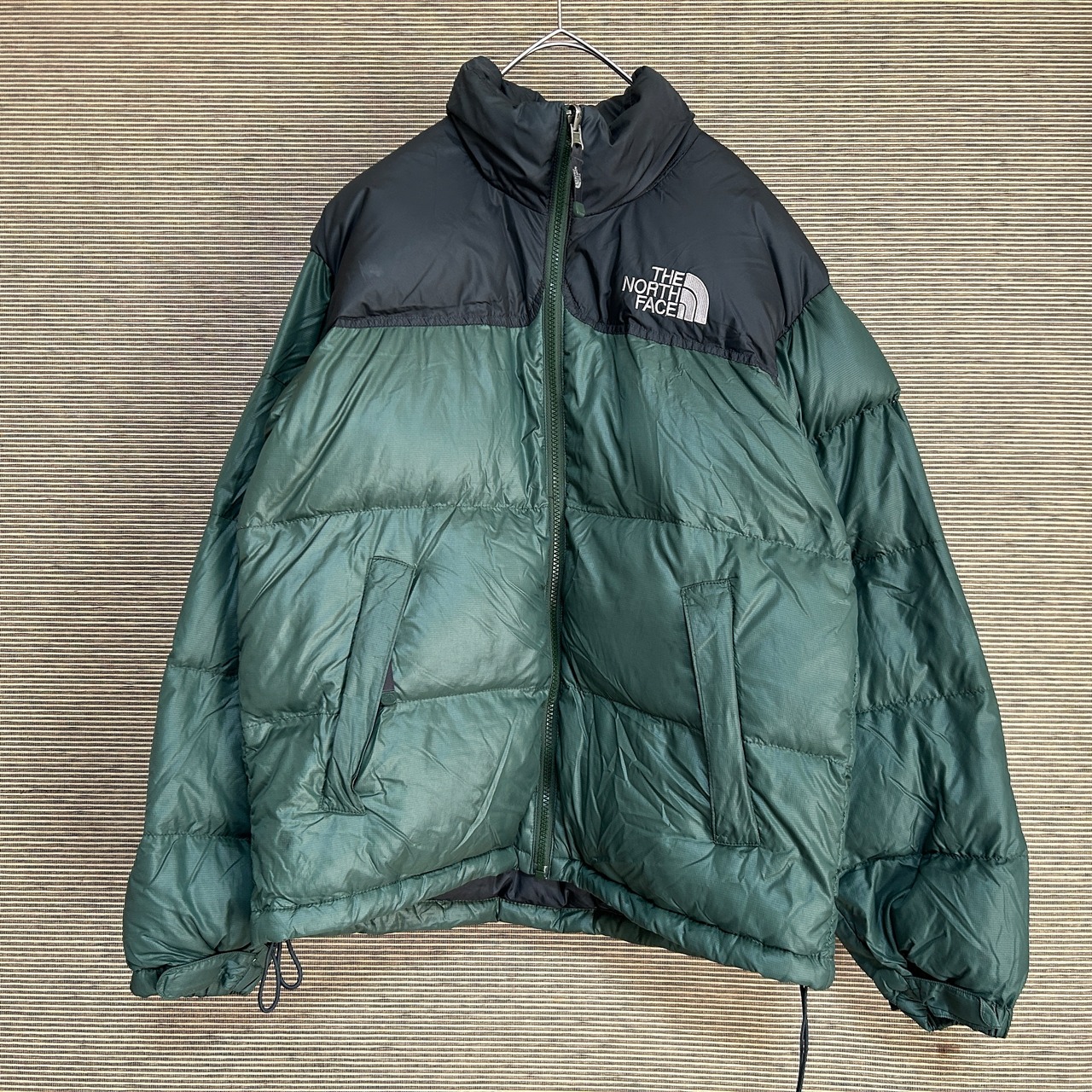 ノースフェイス ダウンジャケット ヌプシ 700 黒カーキー ワンポイント  