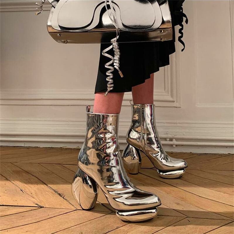 【新作】【送料無料】 秋冬のレディースブーツポインテッドハイヒールショートブーツシェイプヒールブラックシルバーファッションブーツ 靴 シューズ オータム 秋物 ウィンター 冬物 銀 10b397613147997