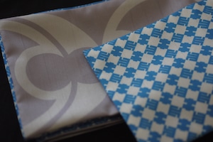 ポリ巻帯リバーシブル【豆柄/浅葱色】× 【陰陽分銅大柄/鼠色】