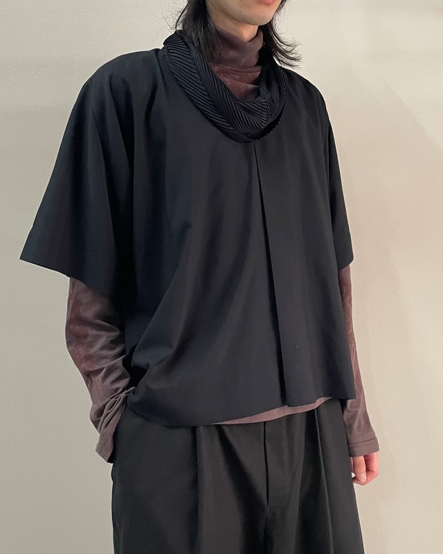 【ISSEY MIYAKE】pleats neck tee