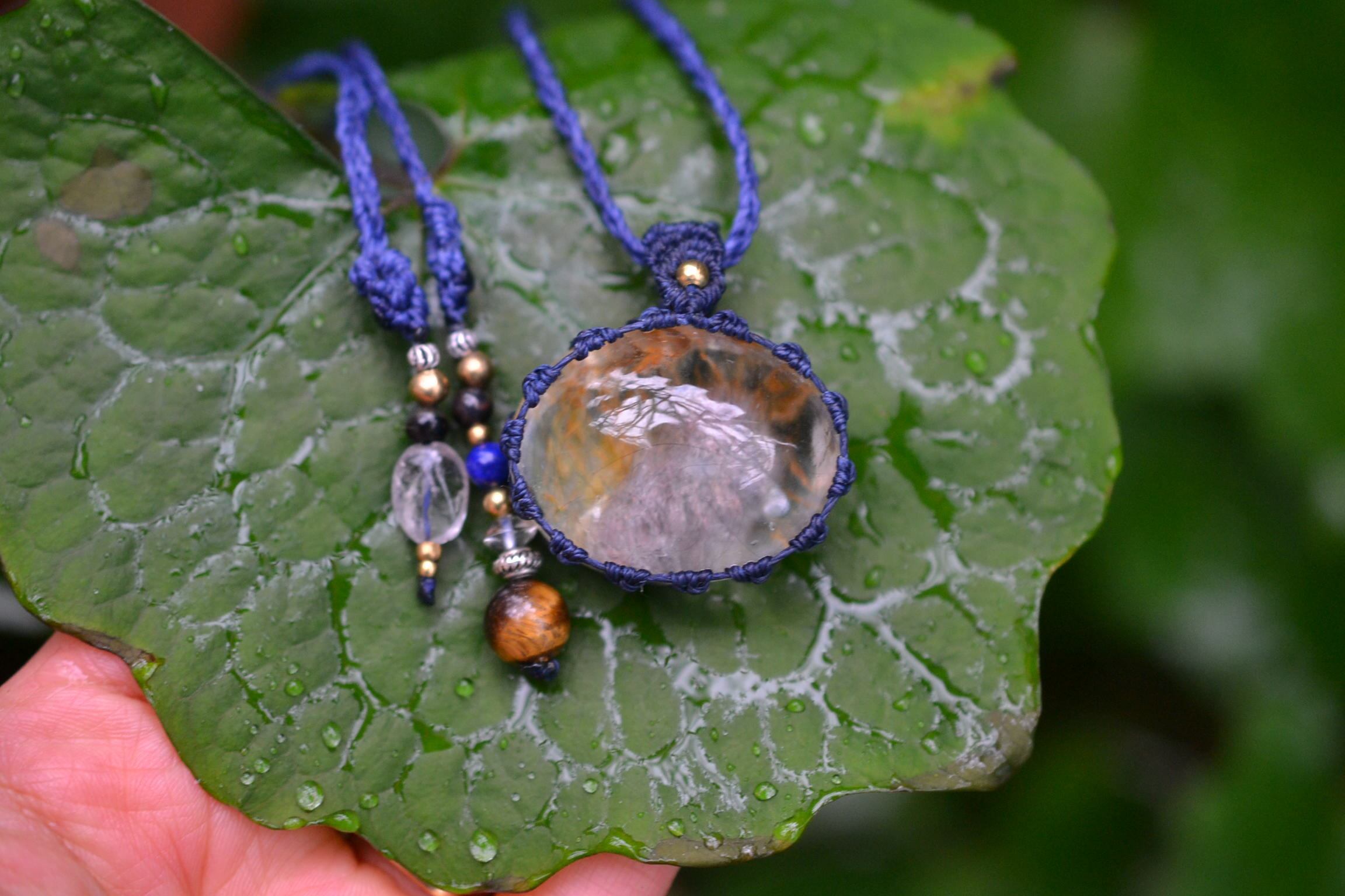 緑の丘★ガーデンクォーツマクラメペンダント