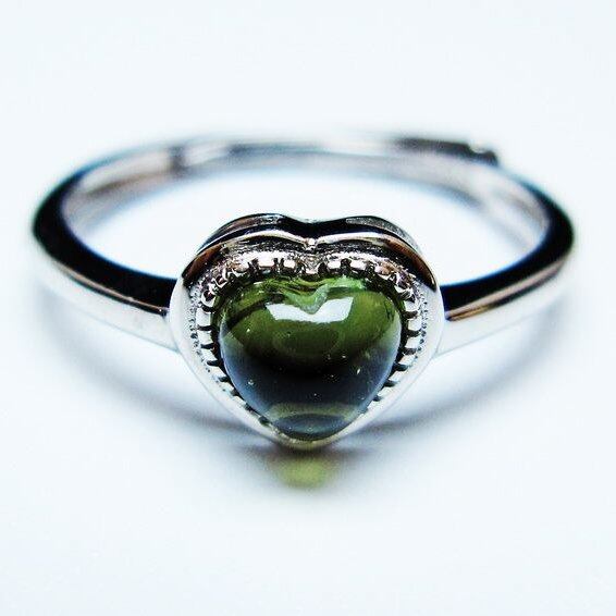 モルダバイト リング モルダウ石 指輪 ハート フリーサイズ 12号 一点物 メール便可 [M便 1/20] 199-594