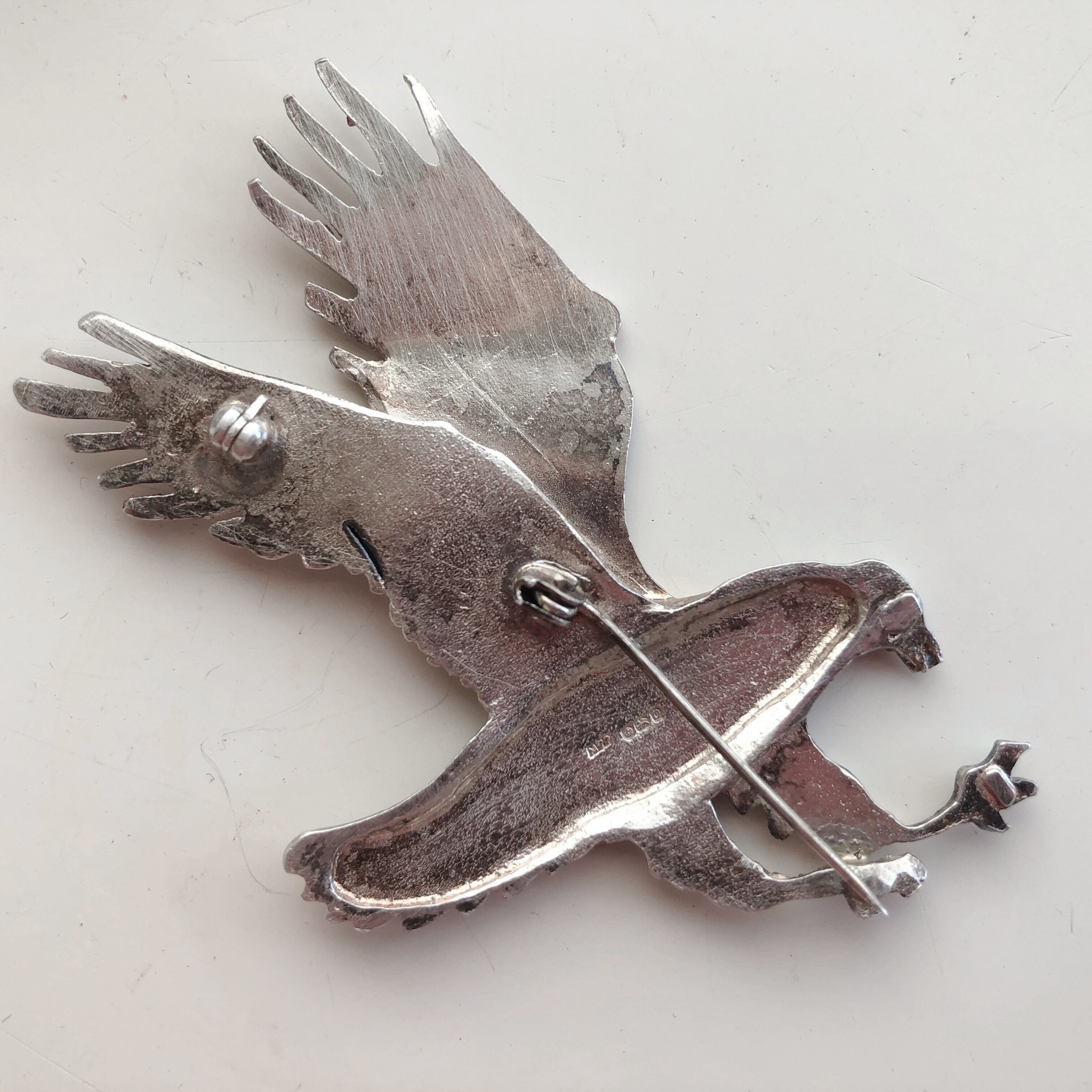 銀の鷲のブローチ | メルキュール骨董店