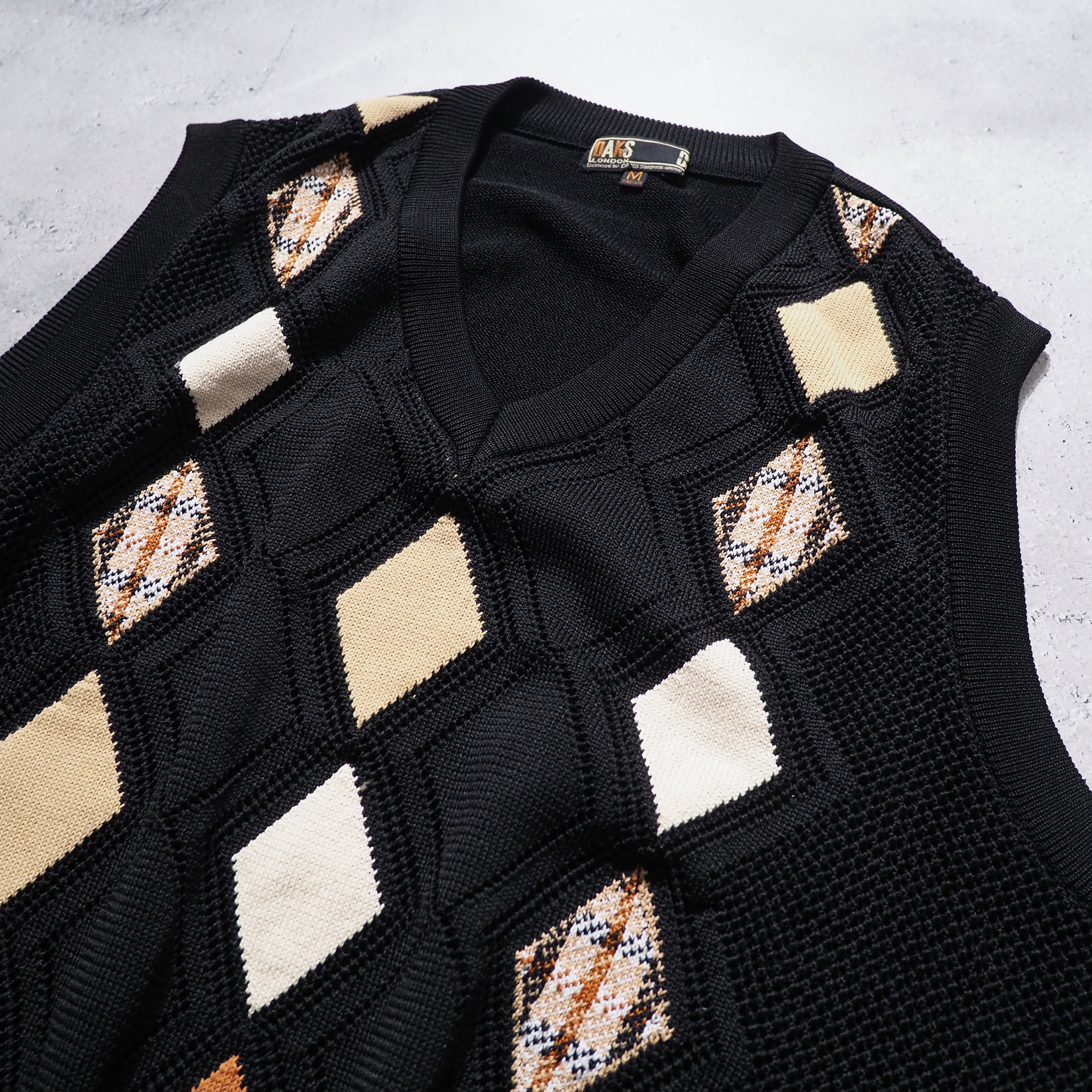 1990s " DAKS London " Multi Dia embbossed vintage knit Vest