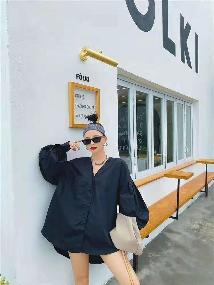 パフスリーブ　Vネックシャツ　AJ22263-B07