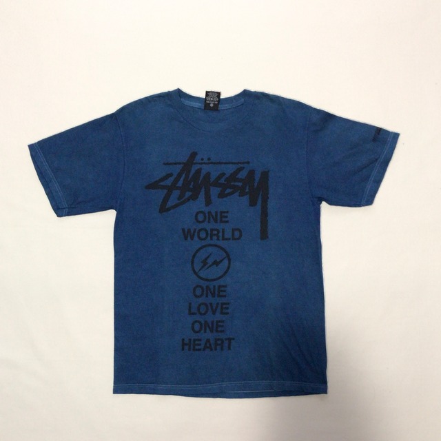 藍染 STUSSY × 藤原ヒロシ(Fragment Design)のチャリティーTシャツ