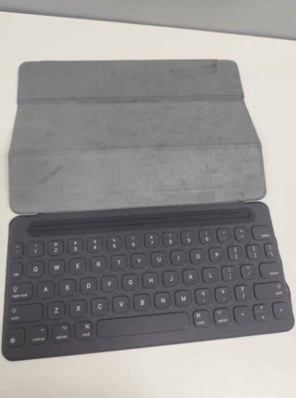iPad Magic Keyboard/11インチ/A2261/日本語配列〈MXQT2J/A〉 | 中古