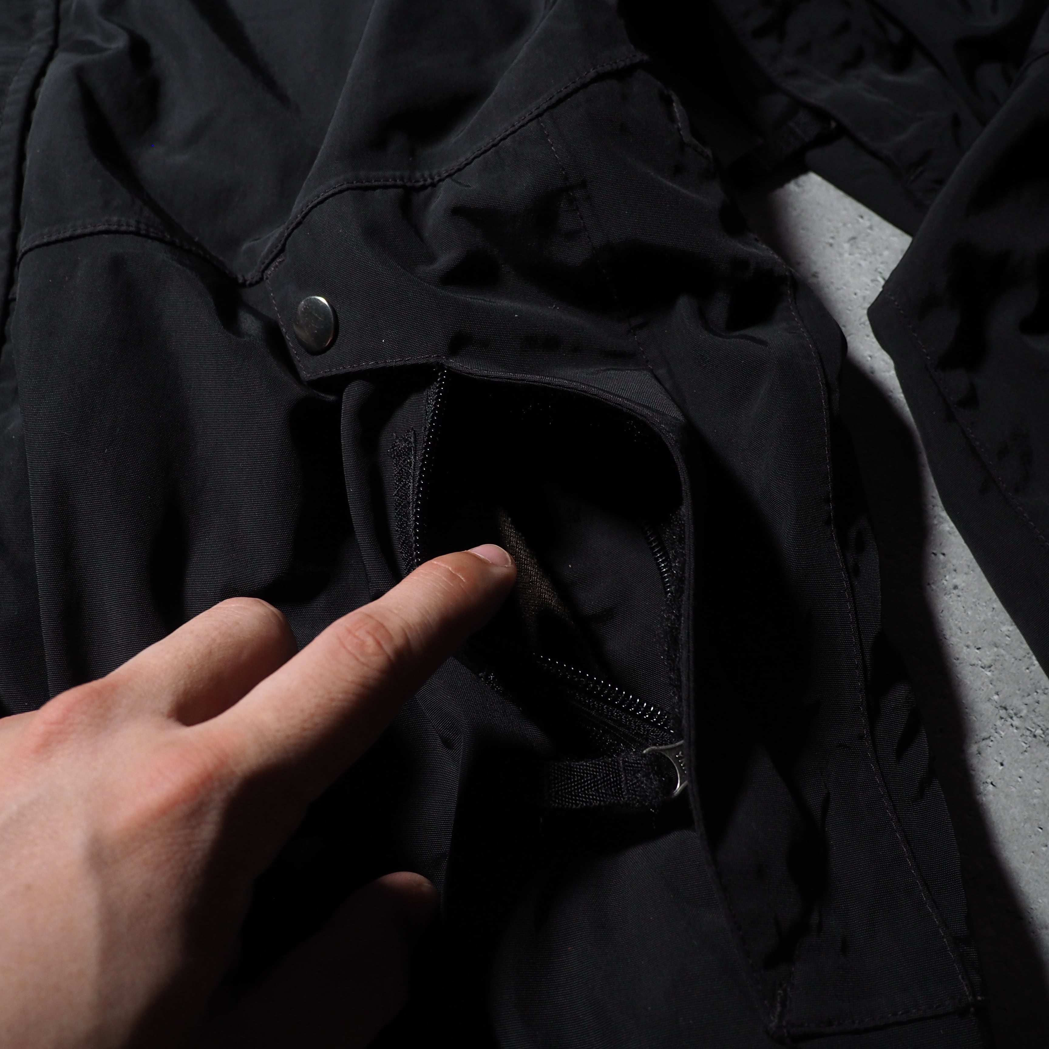 ” THE NORTH FACE - HYVENT ” Black Nylon technical mountain gear jacket