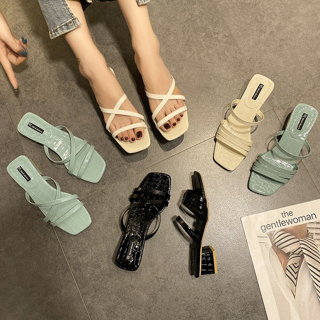 ネットの赤いスリッパの女性は、2020年の夏の新しいバージョンの妖精の風のスーパーファイヤー厚いヒールのスリッパの女性の革のモップを身に着けています 部族の婦人靴9287519