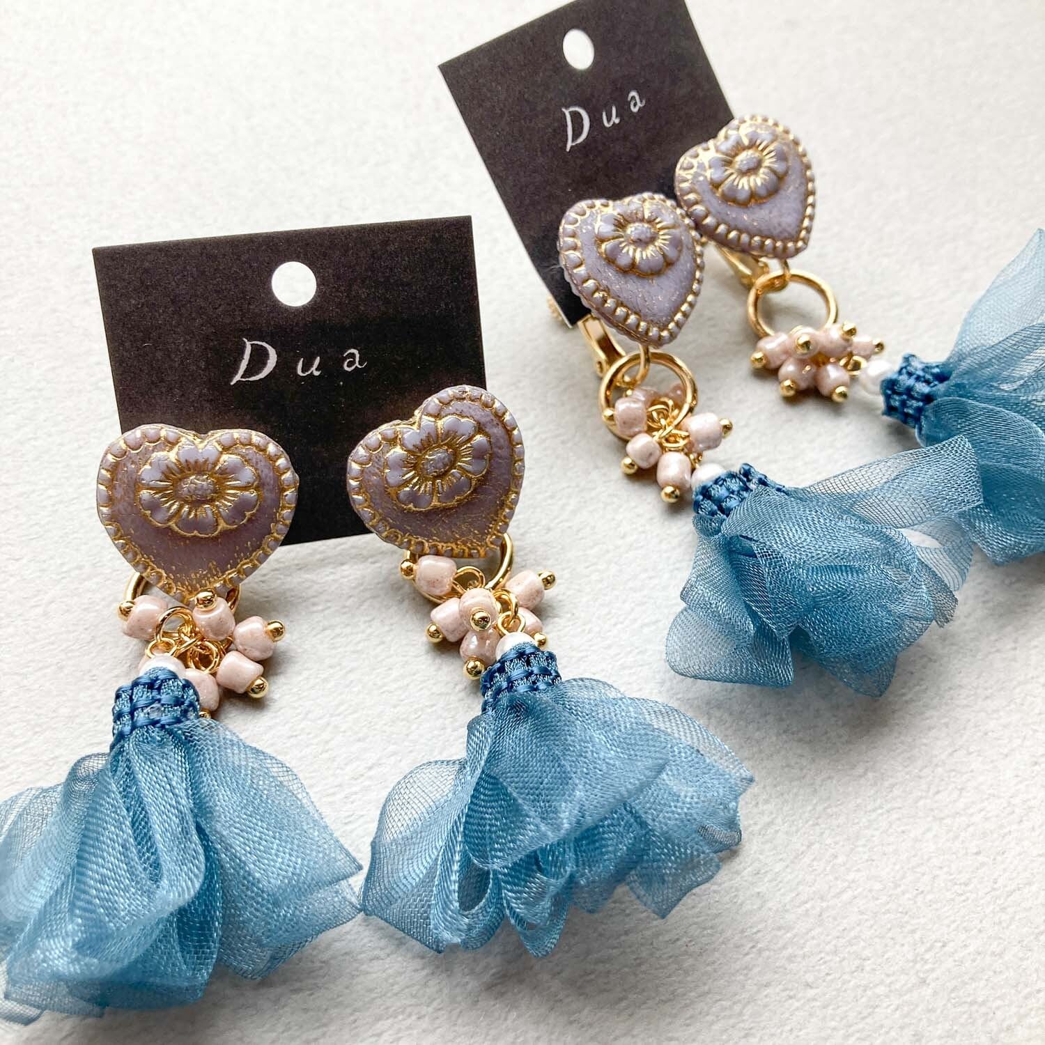 チェコハートとブルーフリルタッセルの〈ピアス / イヤリング〉 | Dua
