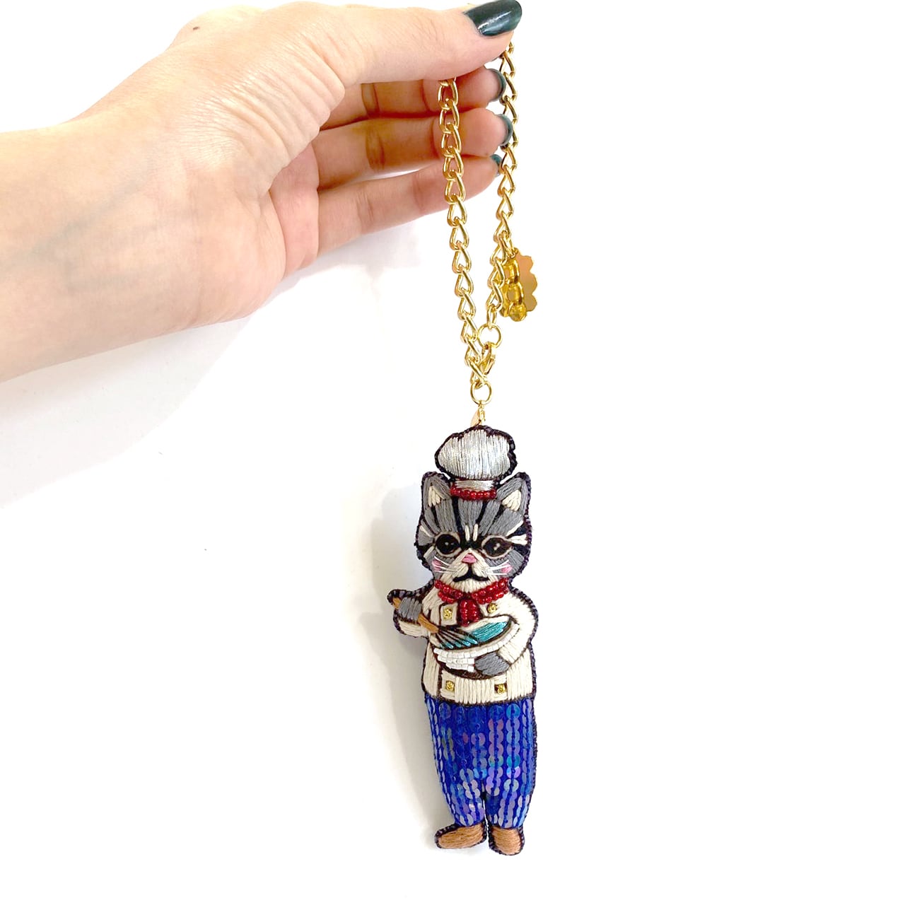 刺繍チャームブローチ パティシェ猫 | tamaobazaaar