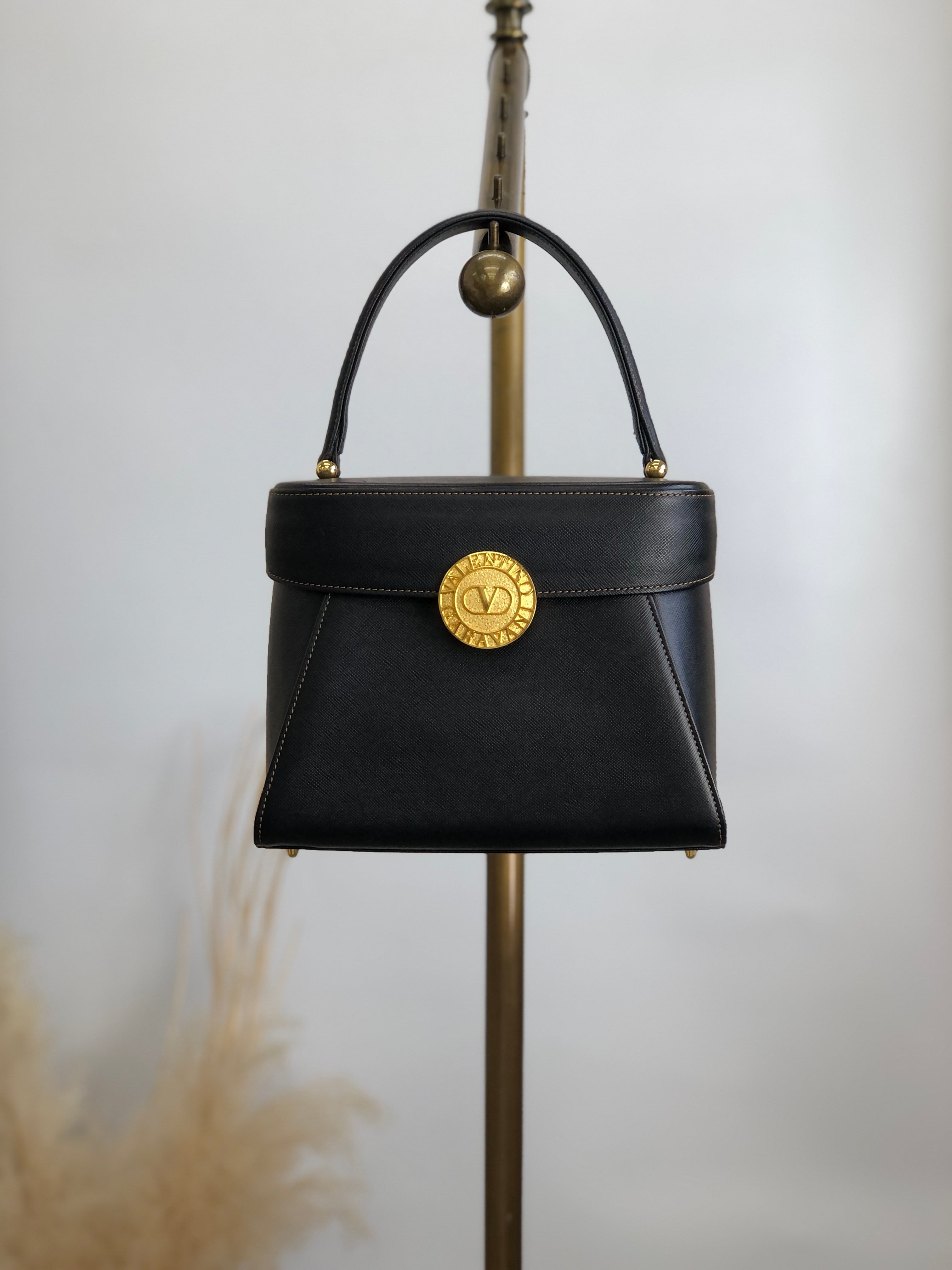 VALENTINO GARAVANI ヴァレンティノガラヴァーニ ハンドバッグ ブラック メダルモチーフ レザー バニティバッグ vintage ヴィンテージ オールド 68dag4