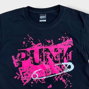 【against】PUNK ロゴ プリントTシャツ バンドTシャツパンク ピンク 黒 バンt ロックt 音楽系 アゲインスト L US古着