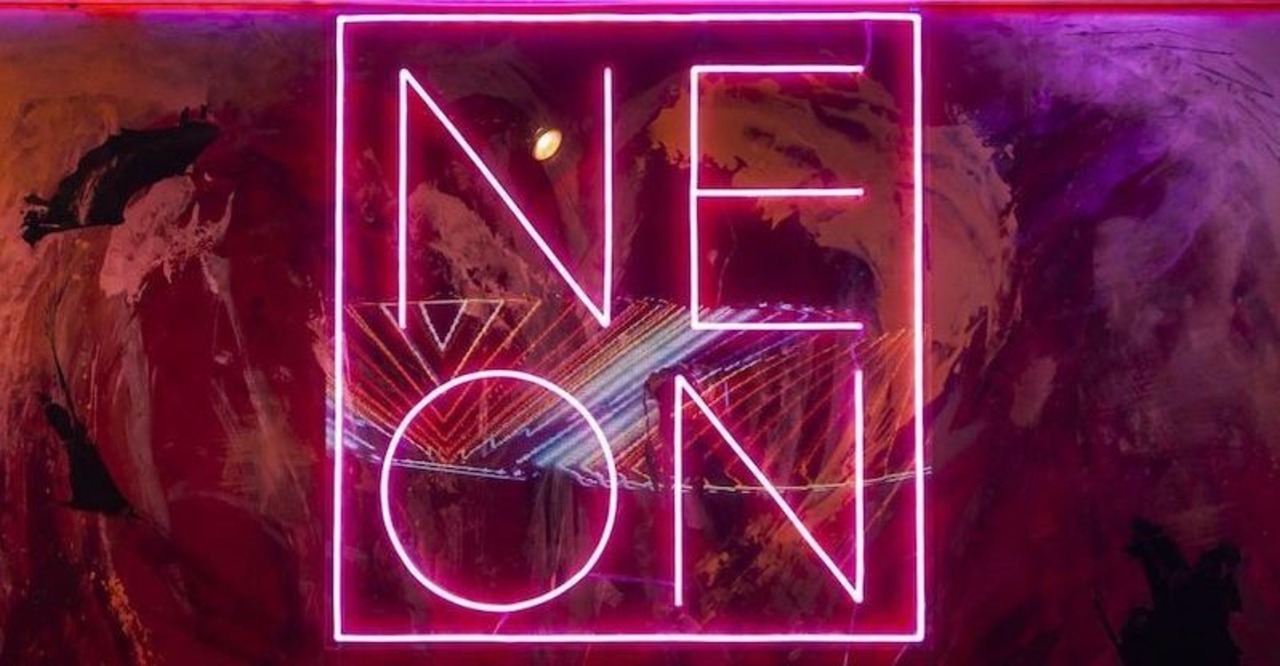 Neon Fukuoka 箱貸しブッキング 月ー木 10:00〜24:00■ 9時間	99,000円(税込)