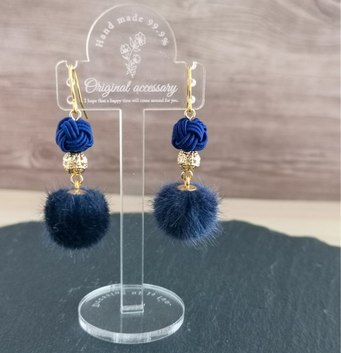 ✾藍色×ネイビー✾玉結びとフェイクファーのピアス/水引ピアス