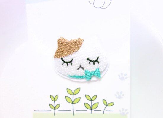 シールにもなる猫の刺繍ワッペン◆ねこだるま　ブチ茶