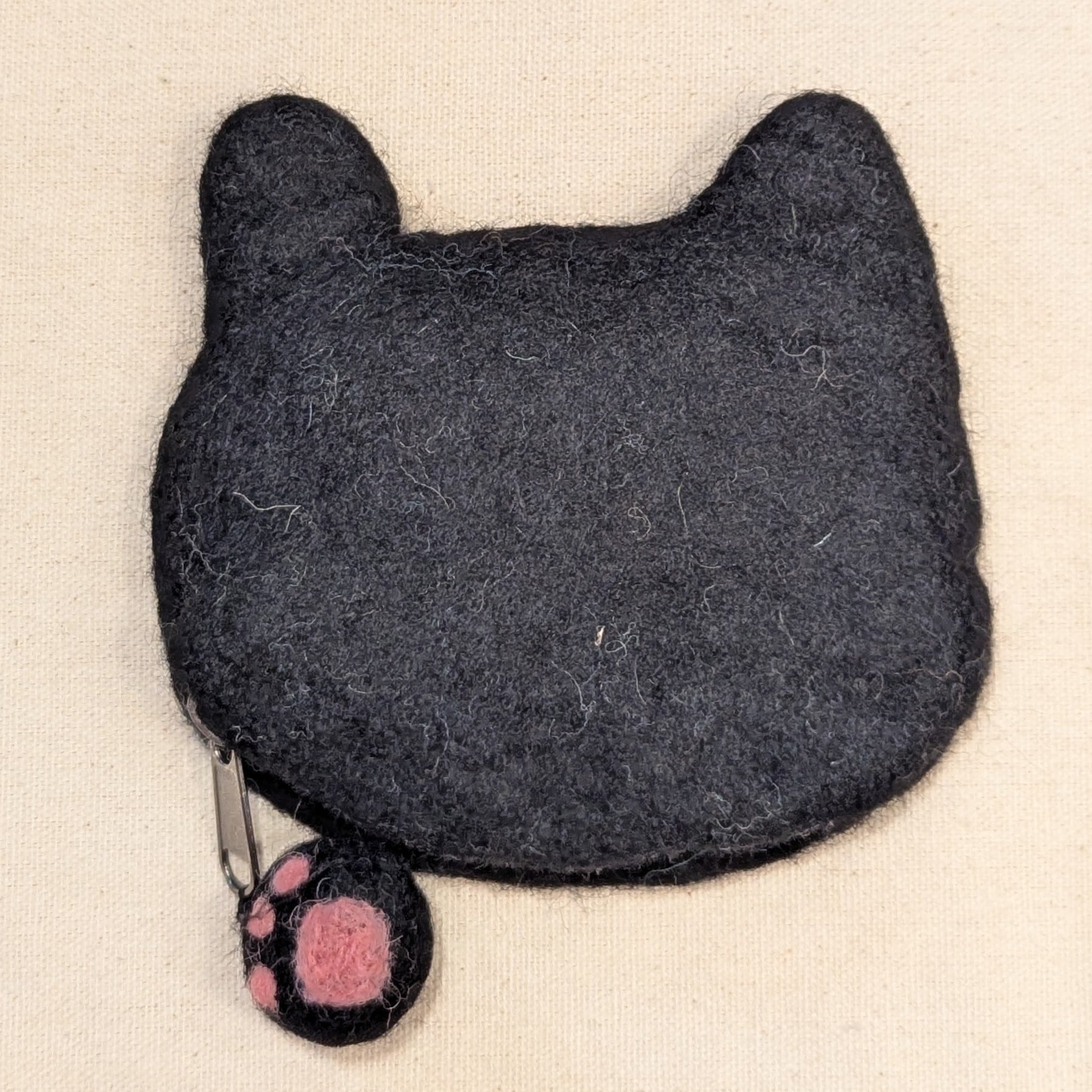 黒猫フェルトポーチP | くろねこ羊毛部
