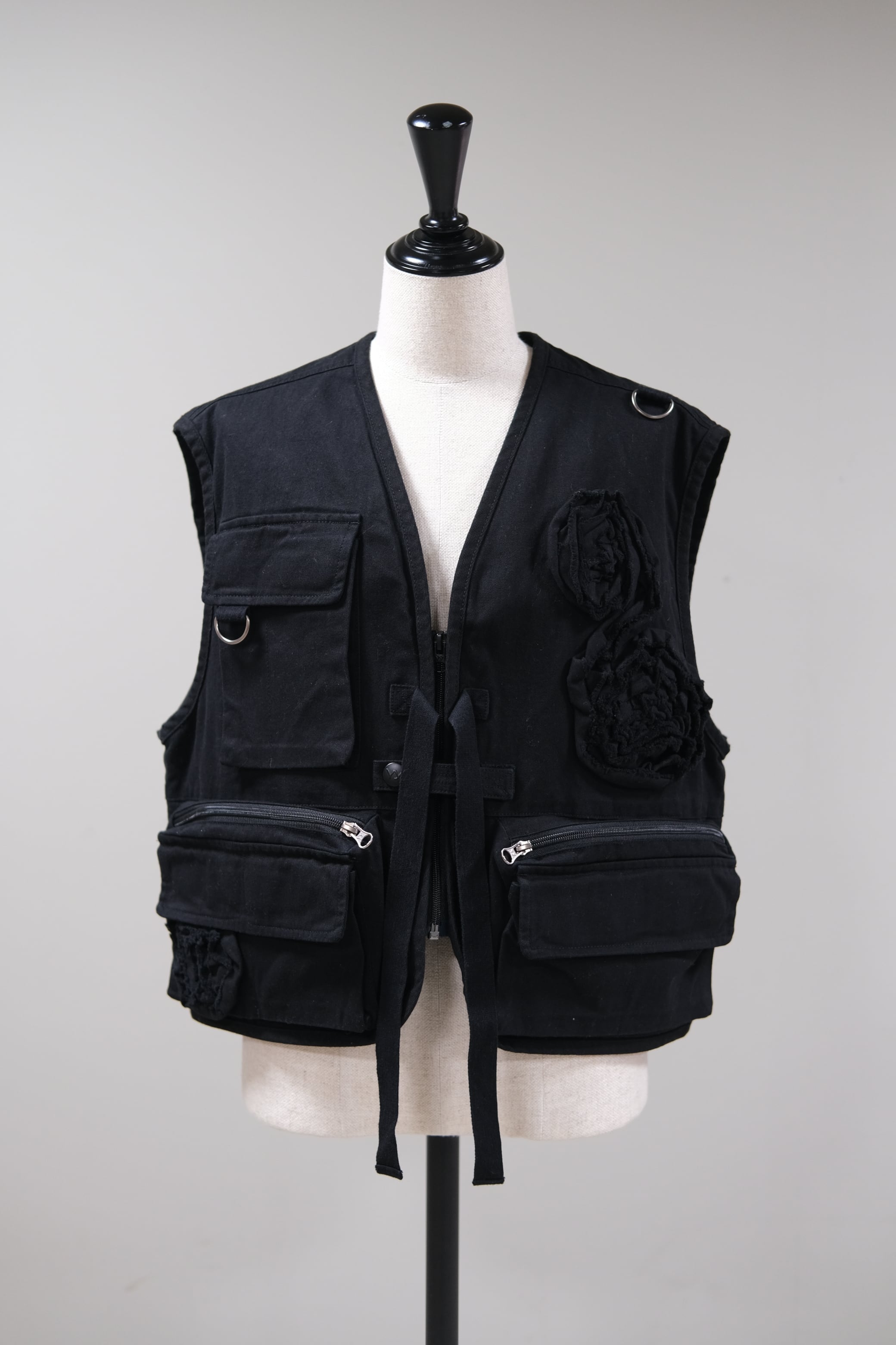 【OPEN YY】APPLIQUE CARGO VEST - black -