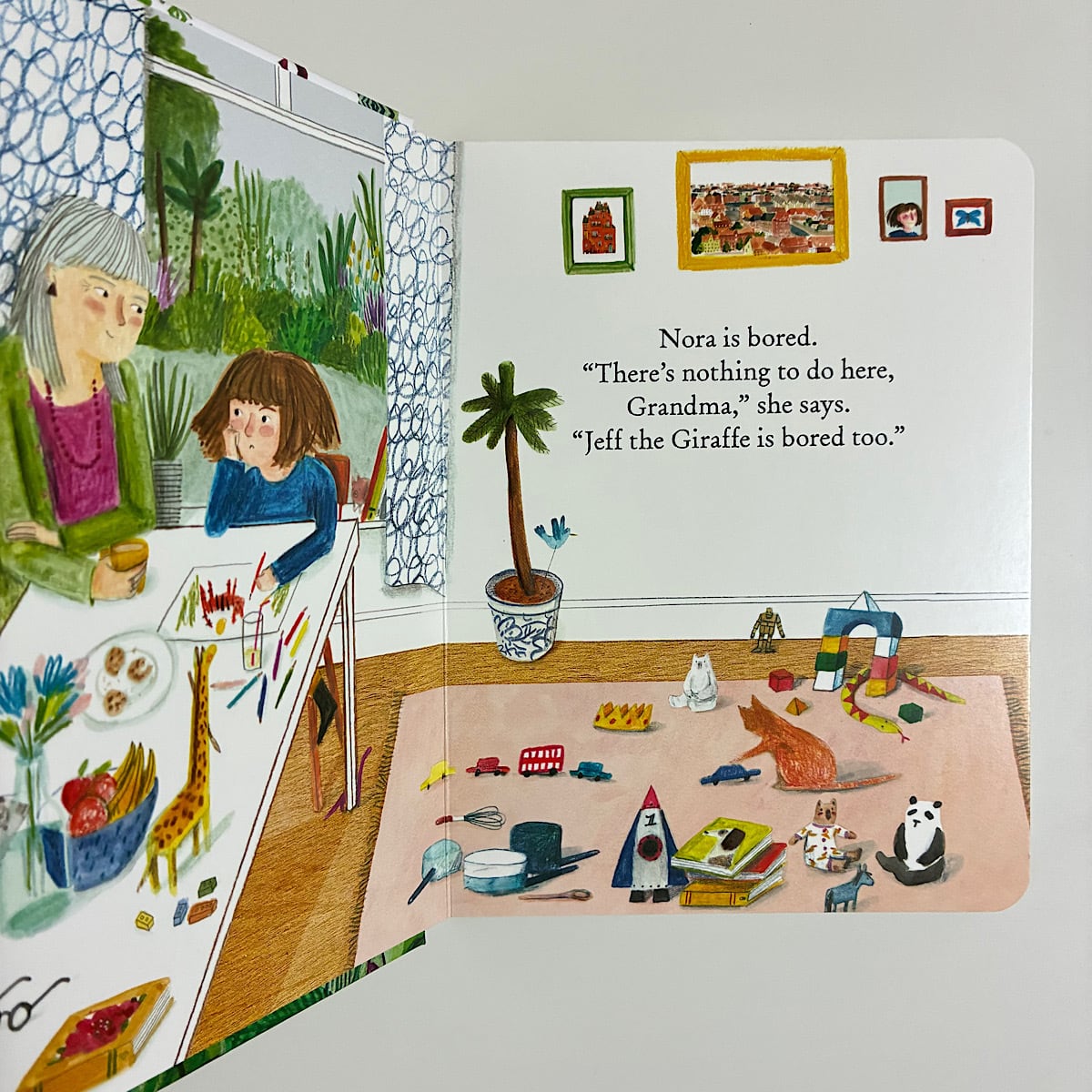 Tiger on a Tree 幼児用絵本 洋書 Tiger on a Tree 幼児用絵本 洋書