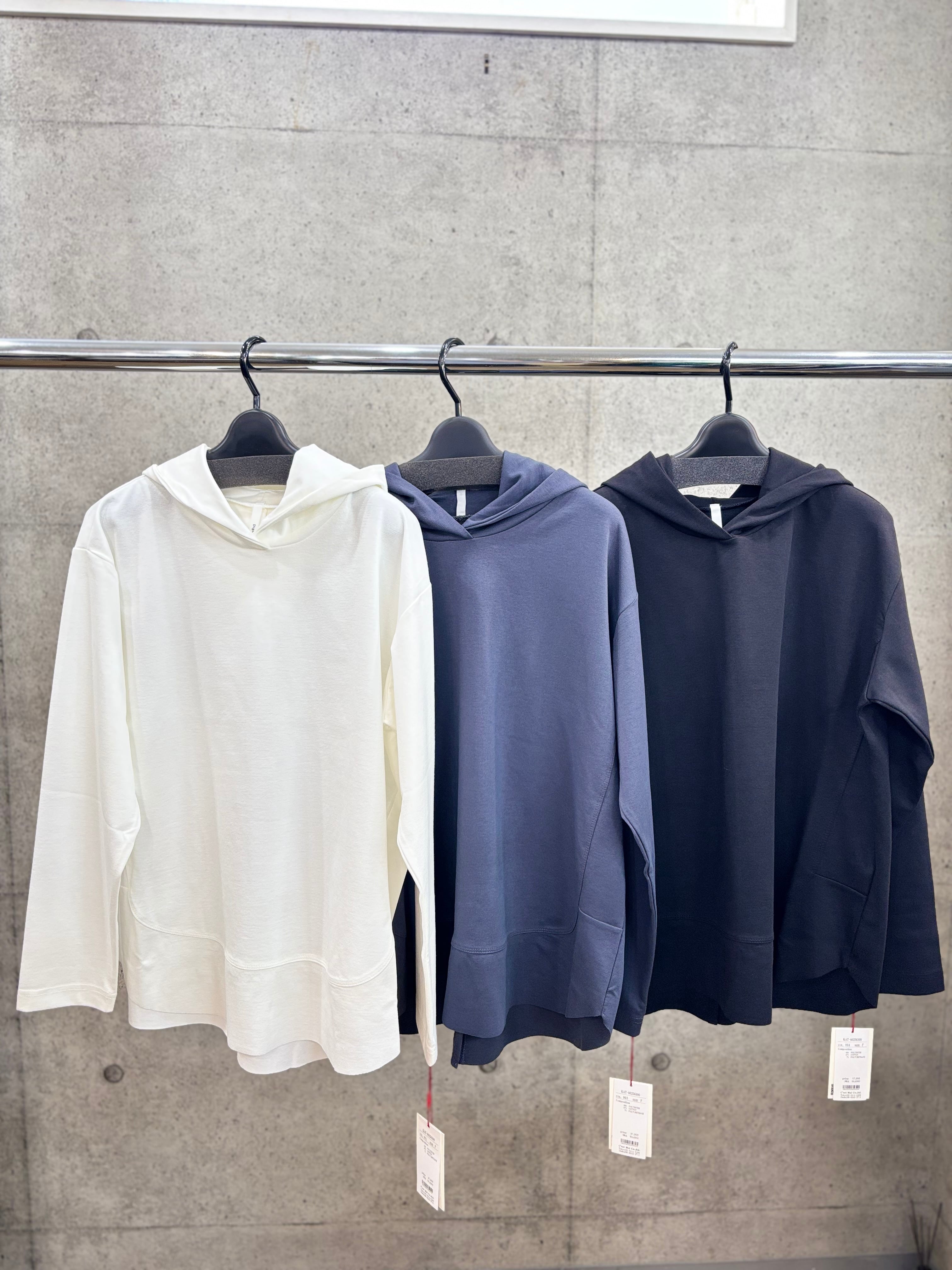 【送料無料】DigniteCollier(ディニテコリエ) 裾切替フーディー パーカー シンプル レイヤード お洗濯可能 80256300