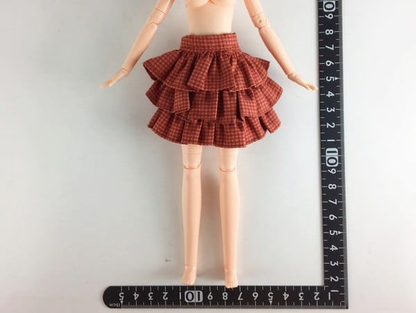ドール服 1/6 女性用25 ティアードスカート ワインレッドチェック A-30 - 画像1