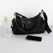 プラダ エクスプローラ ラージ ブラック ナイロン レザー ショルダーバッグ