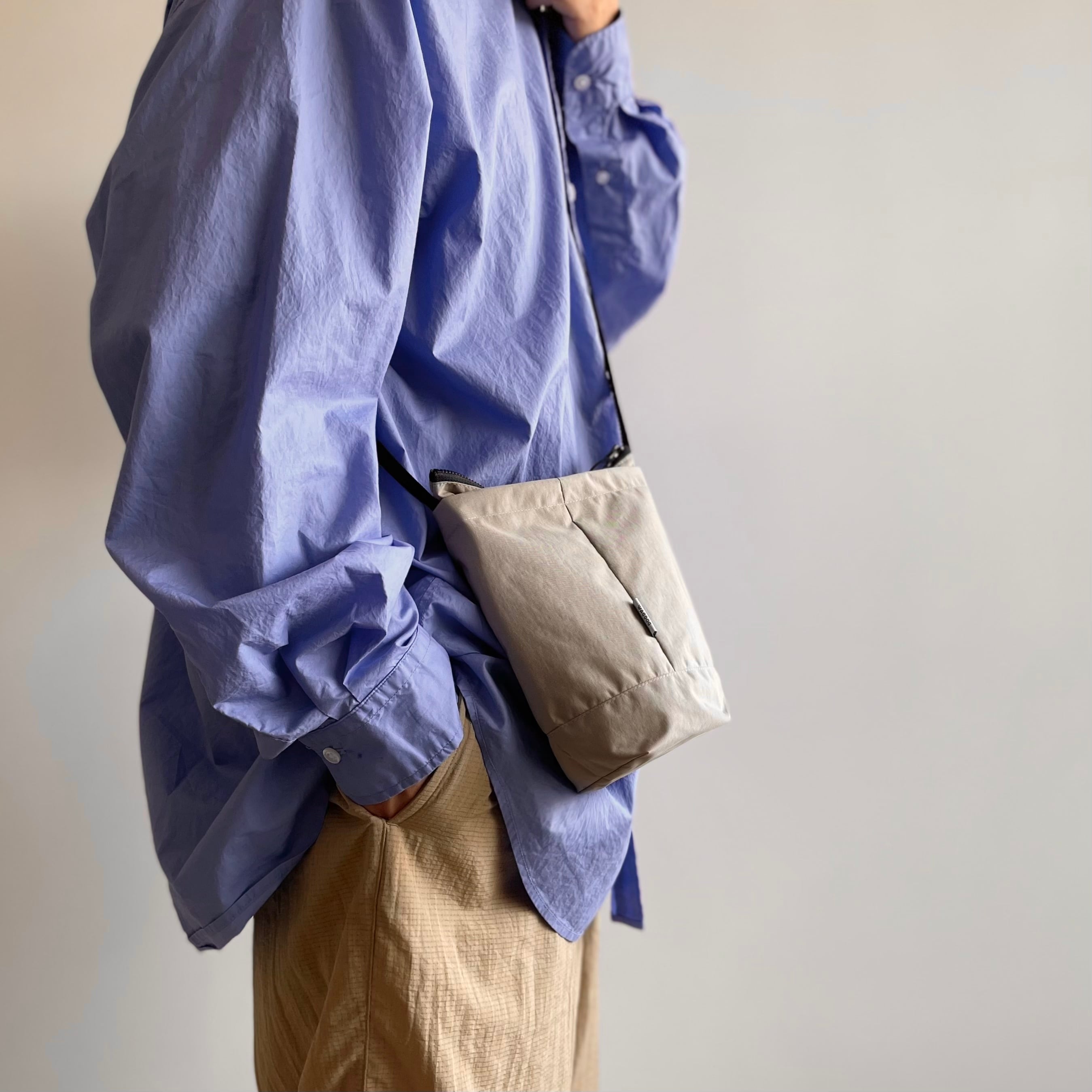 超軽量・防水ナイロン / 長財布対応ショルダーバッグ / ベージュ | wågdog